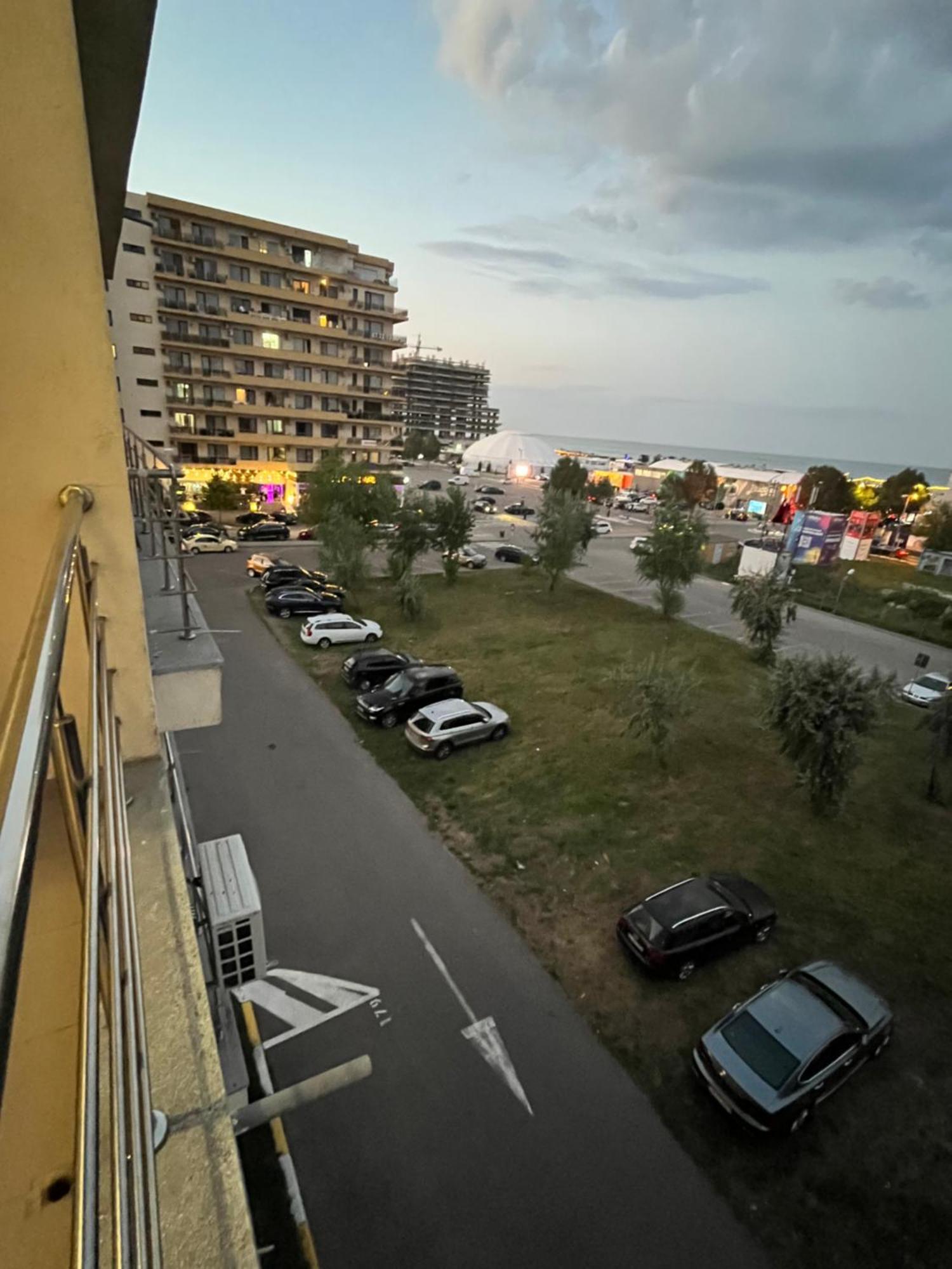 Ferienwohnung Apart Miren Summerland Mamaia Exterior foto